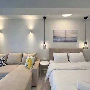 https://kono-studios-suites.hotelschalkidiki.net